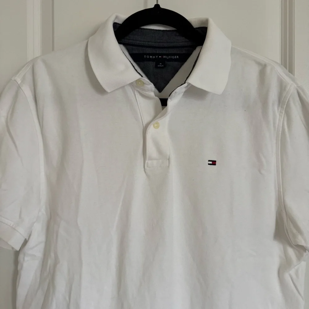 Tommy Hilfiger Classic White Polo Shirt, M - Picture 3 of 11